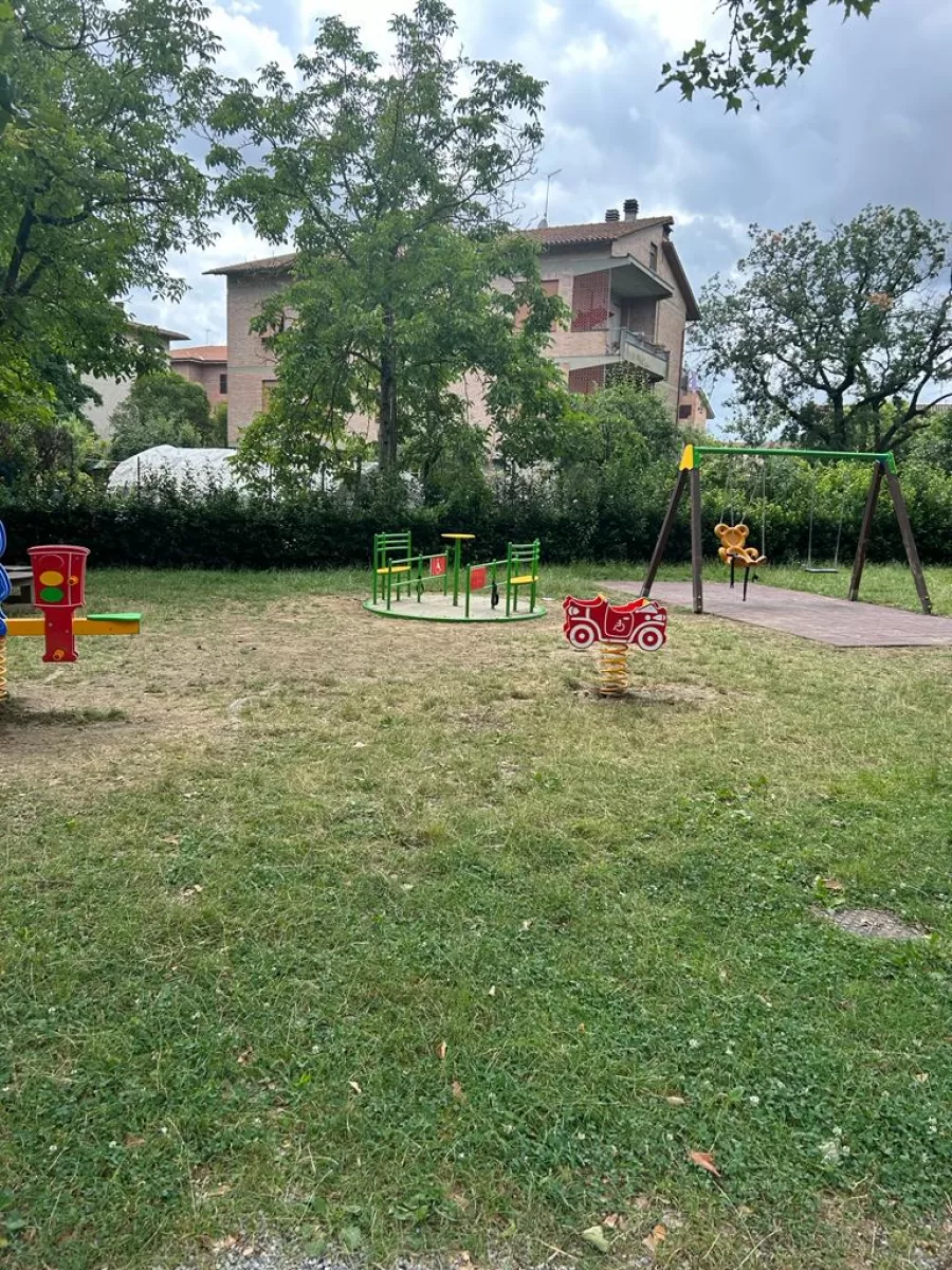 Giochi inclusivi per tutti i bambini nel Parco della Gora